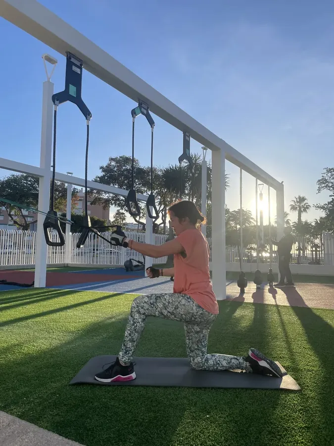 En el gimnasio de su bloque